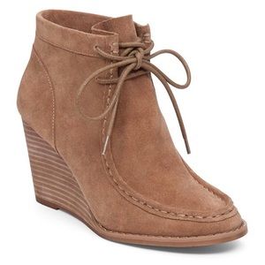 Lucky brand , original box, wedge style, oiled suede material. Size 7.5M